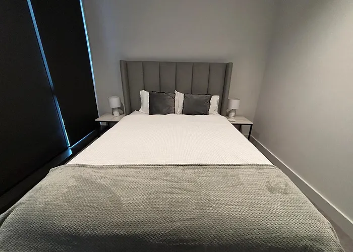 Lux Cbd Penthouse With 270Views Spacious & Great Location